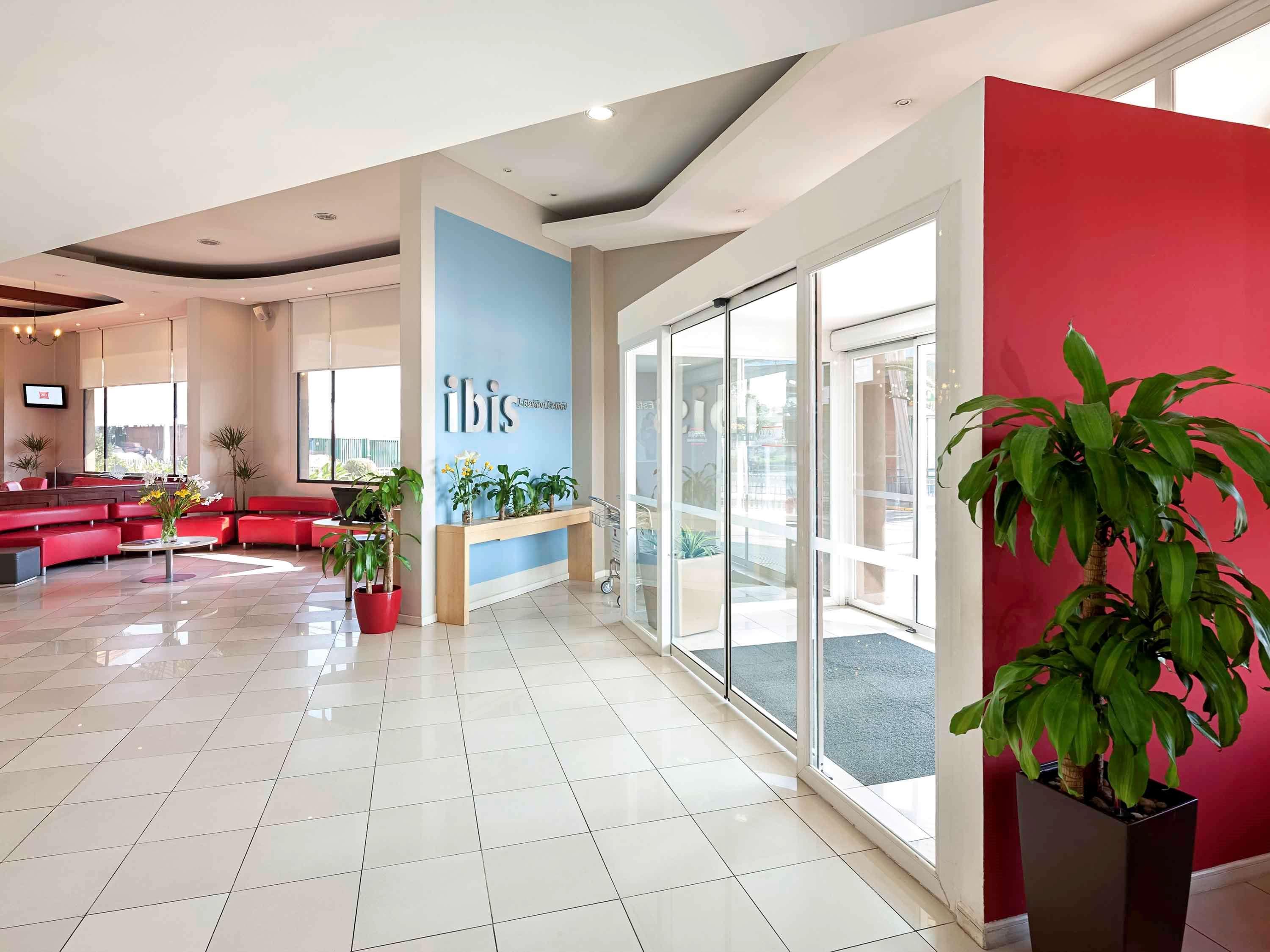 Ibis Estación Hotel 3*