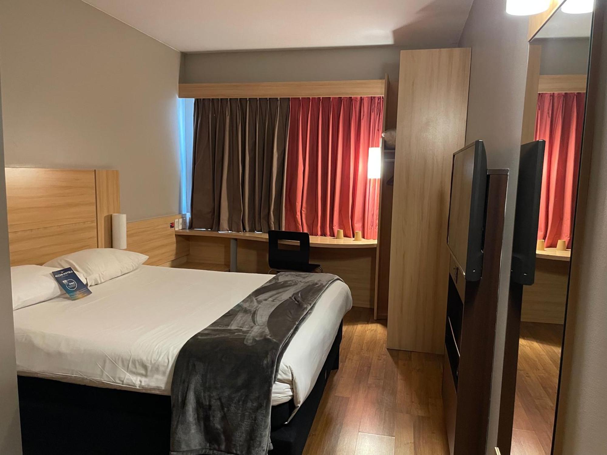 Hotel Ibis Estación 3*