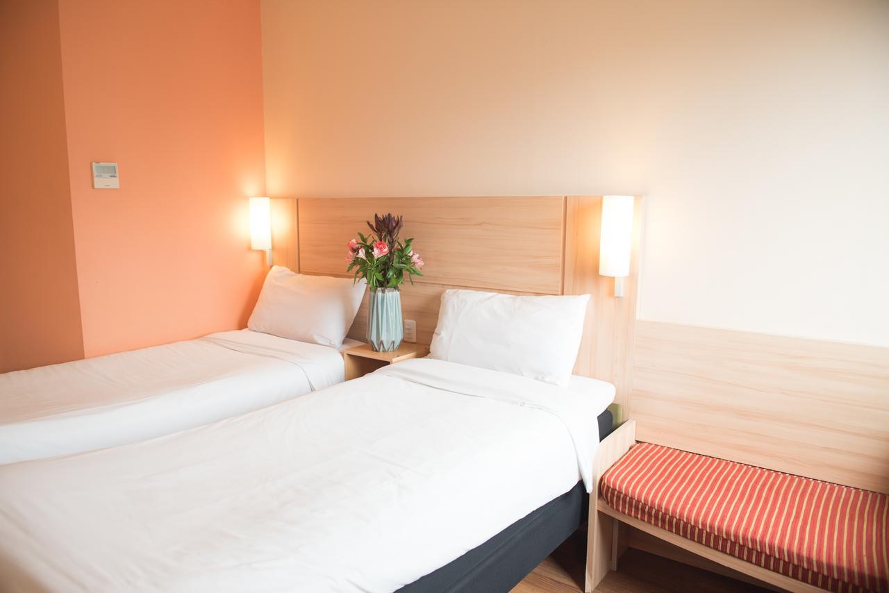 Hotel Ibis Estación Santiago
