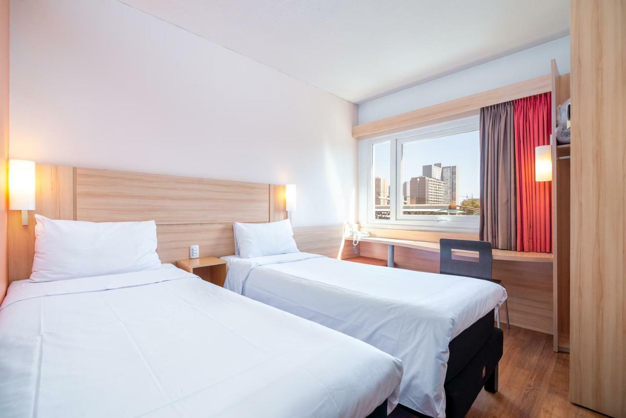 Ibis Estación Hotel